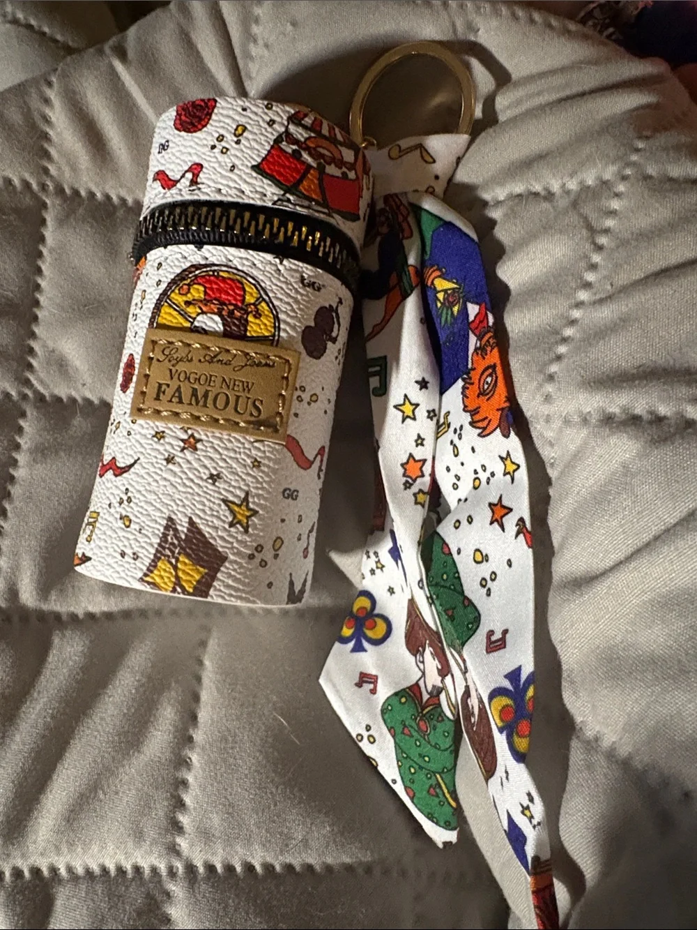 VOGOE NEW FAMOUS White Printed Key Pouch with Scarf Tie